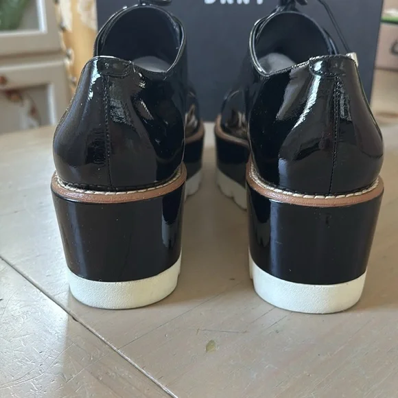 DKNY Women's Black/White Platform Oxfords - Picture 3 of 13